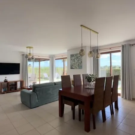 Casa Da Alegria * فاو